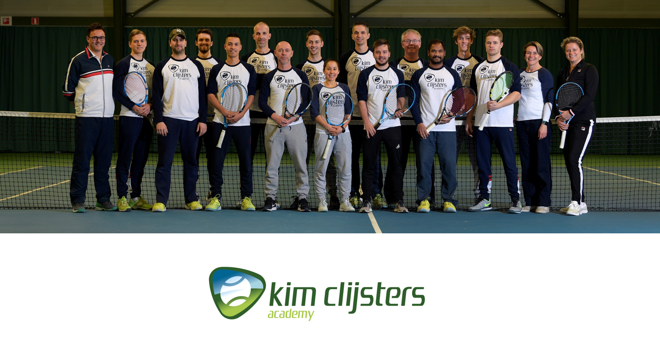 Carl Maes with Kim Clijsters and coaching team on the Kim Clijsters Academy court