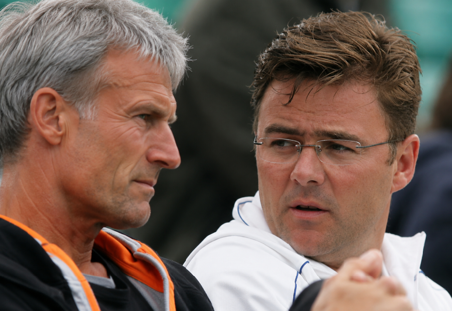Carl Maes with Nigel Sears courtside during his LTA years
